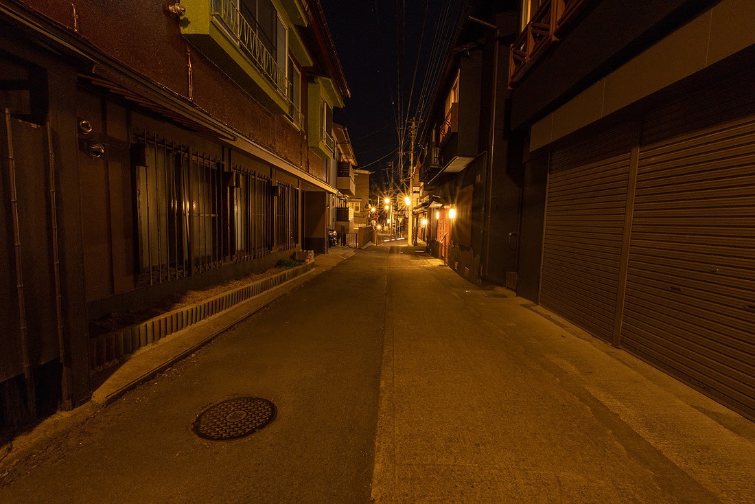 草津温泉、路地裏の夜景写真撮影